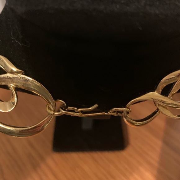 Polished Spiral Necklace, Goldtone, Like New Condition In Box - Picture 5 of 12